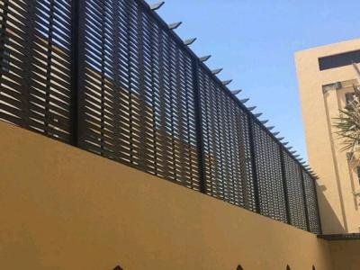 سواتر حديد اسعار السواتر شرائح و مجدول مشغول بكم المتر اشكالها وانواعها سواتر احواش